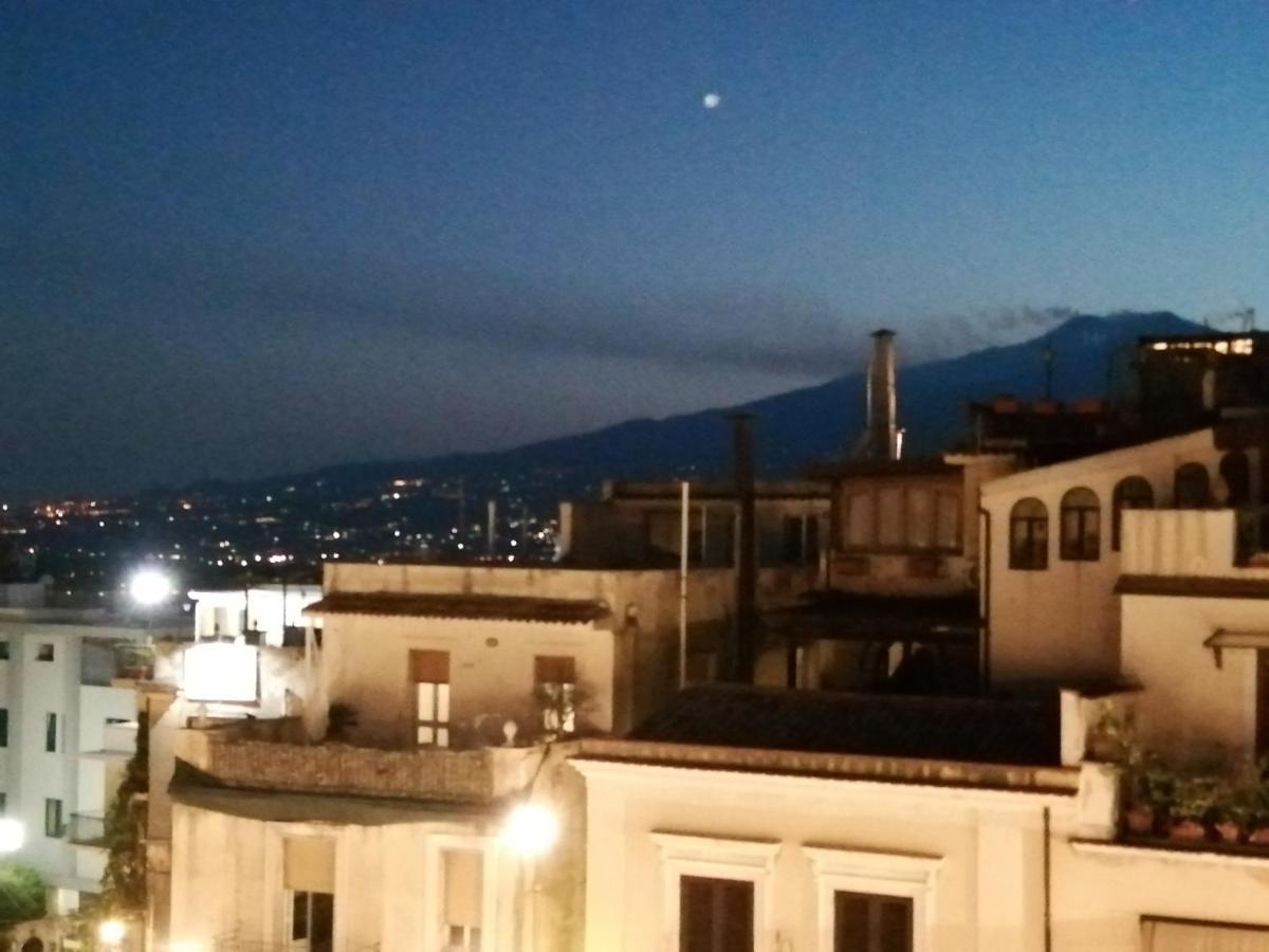 Aly Art Apartment Taormina Duomo, Gulf & Etna View Экстерьер фото