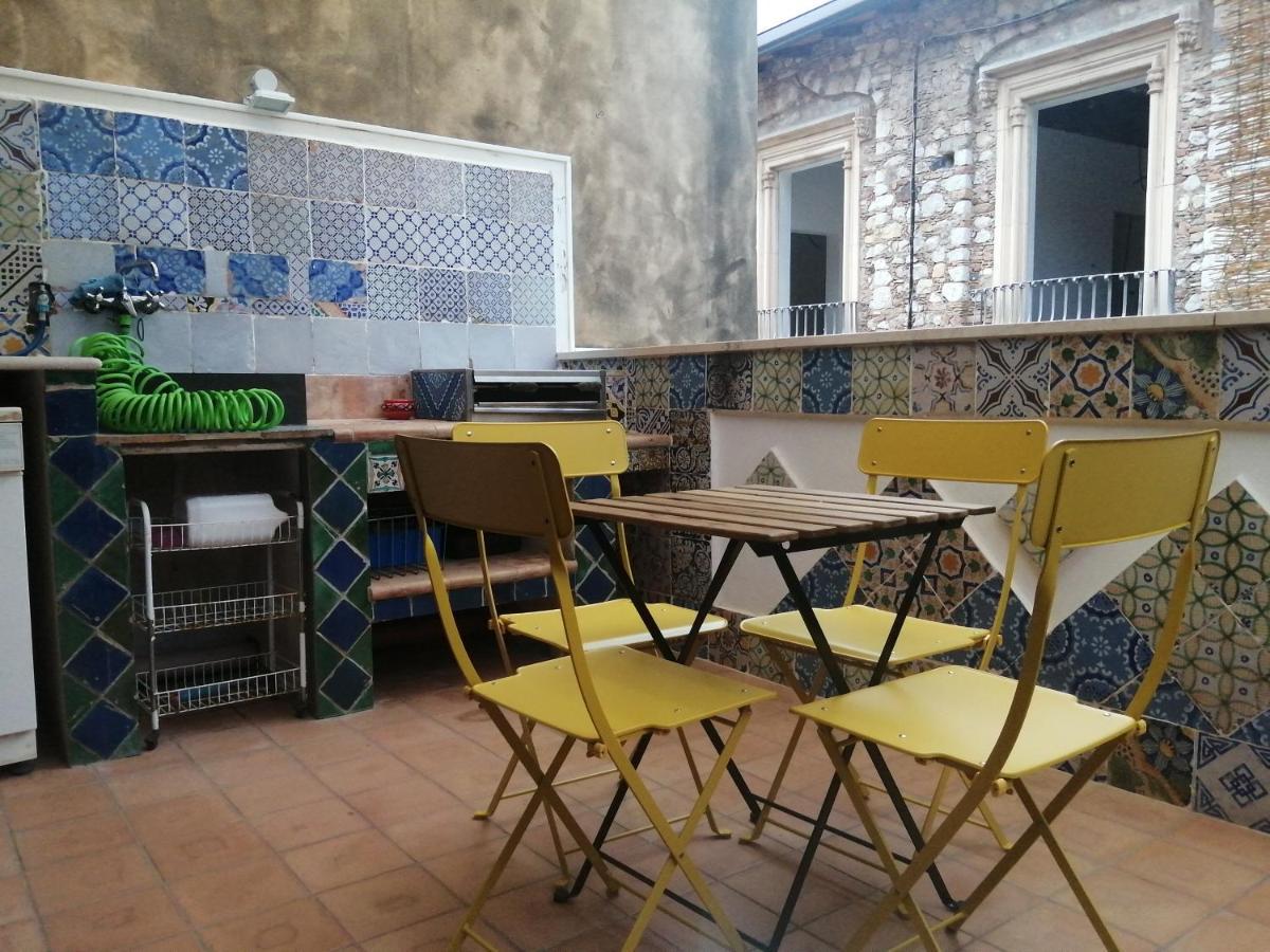 Aly Art Apartment Taormina Duomo, Gulf & Etna View Экстерьер фото