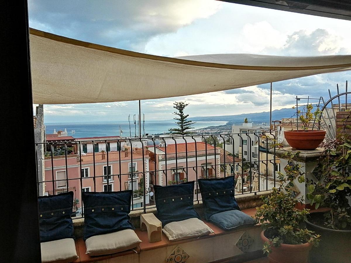 Aly Art Apartment Taormina Duomo, Gulf & Etna View Экстерьер фото